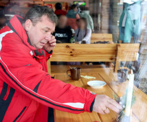 Michał Wójcik z PiS szaleje na nartach