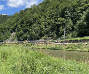 Trwa naprawa torów po wykolejeniu się pociągu