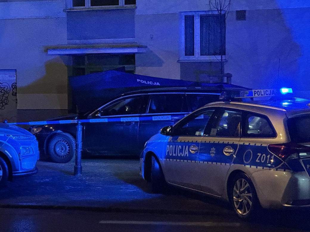 Osoba spadła z 11. piętra. 