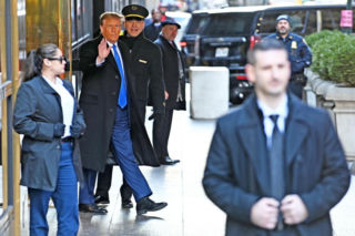 Sąd nakazał wypłacenie ponad 5 mln dol. odszkodowania E. Jean Carroll za napaść seksualną Trumpa