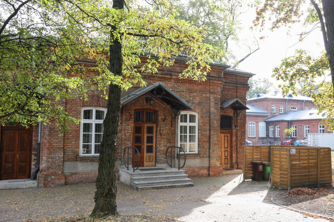 Warszawa dawniej i dziś. Szpital Ujazdowski