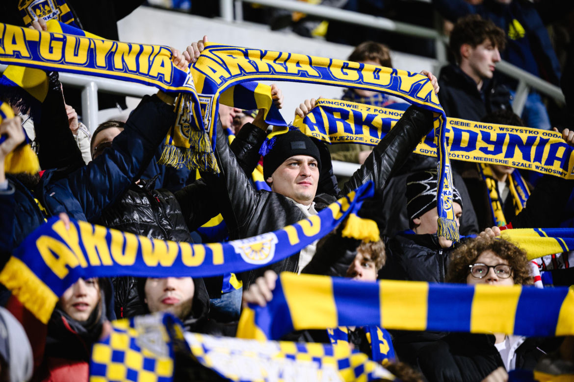 Arka Gdynia - Lechia Gdańsk: Zdjęcia kibiców z derbów Trójmiasta w ramach 23. kolejki PKO BP Ekstraklasy