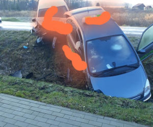 Chruściele. Wypadek dwóch samochodów osobowych