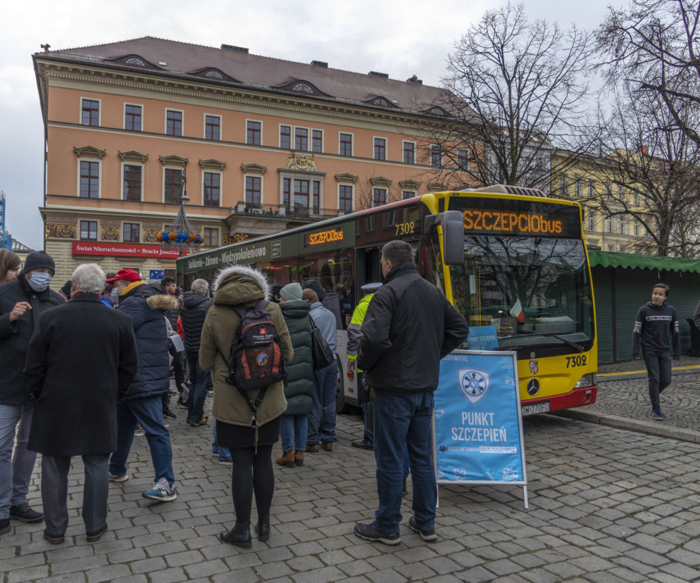 We wrocławskim SZCZEPCIObusie zaszczepiło się już ponad 10 tys. osób