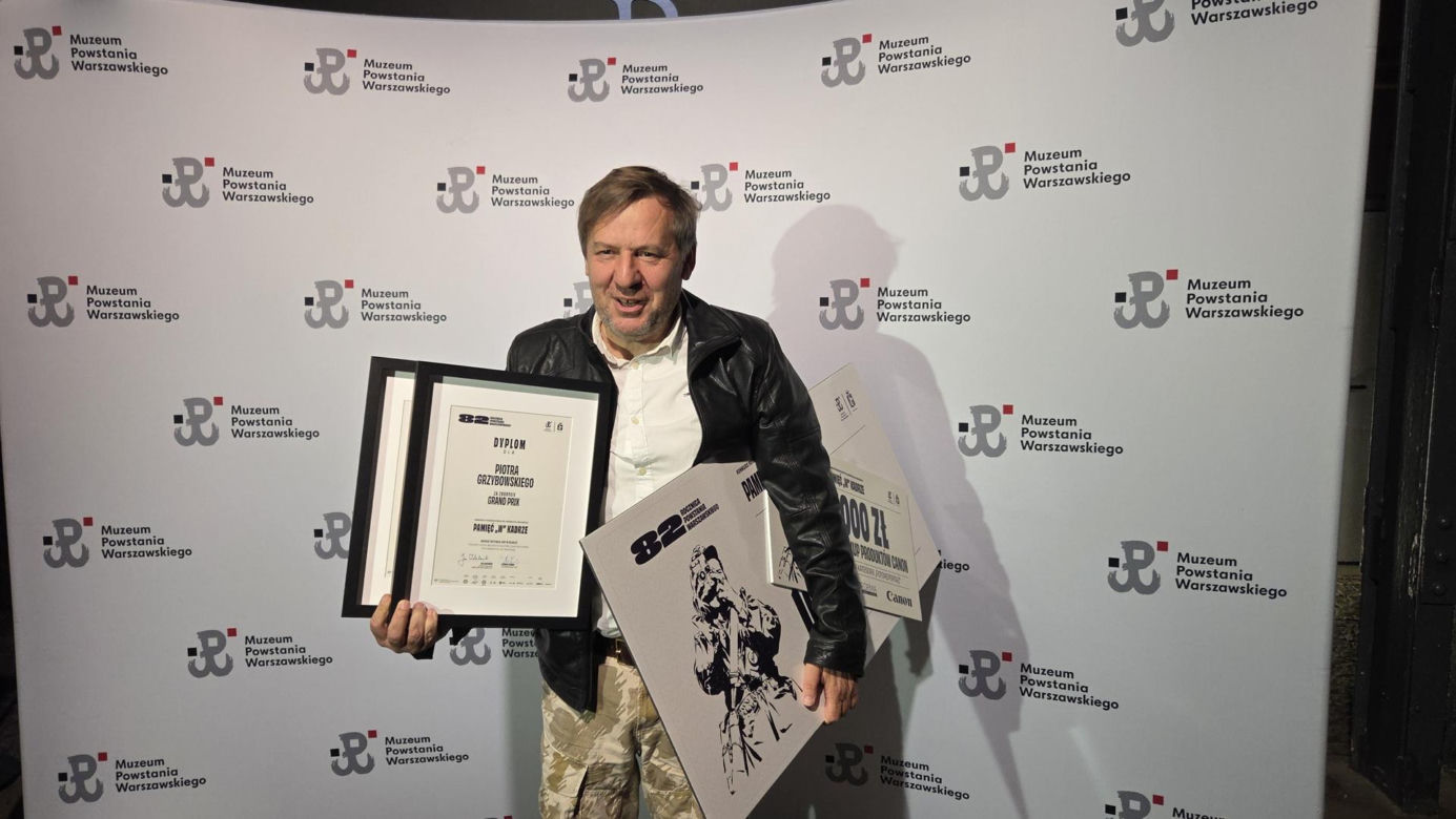 Chwalimyy się! Fotoreporter Super Expressu nagrodzony. Piotr Grzybowski z Grand Prix konkursu "Pamięć W Kadrze"