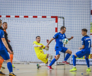 FC Toruń - P.A. Nova Gliwice 2:4 - zdjęcia z Uniwersyteckiego Centrum Sportu
