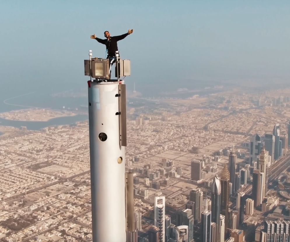 Will Smith na szczycie Burj Khalifa w Dubaju