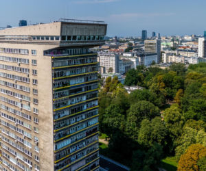 Młotek przy ul. Smolnej 8 w Warszawie