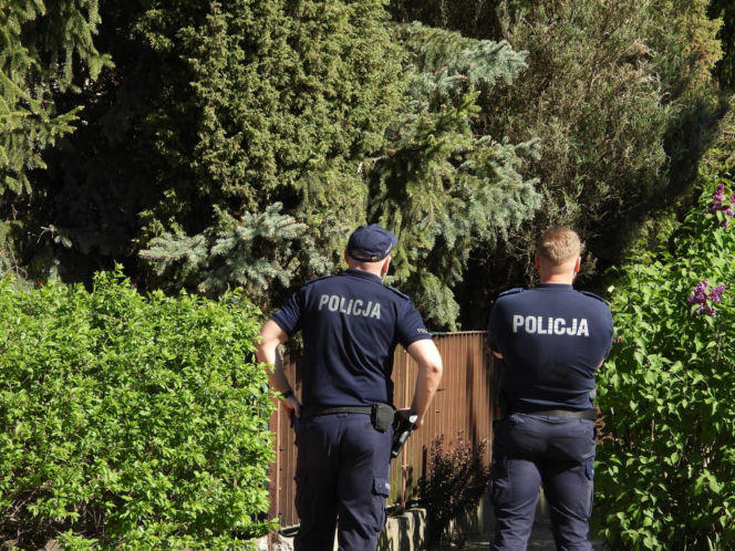 Na środku ulicy rozłożyli parawan. Nie żyje mężczyzna