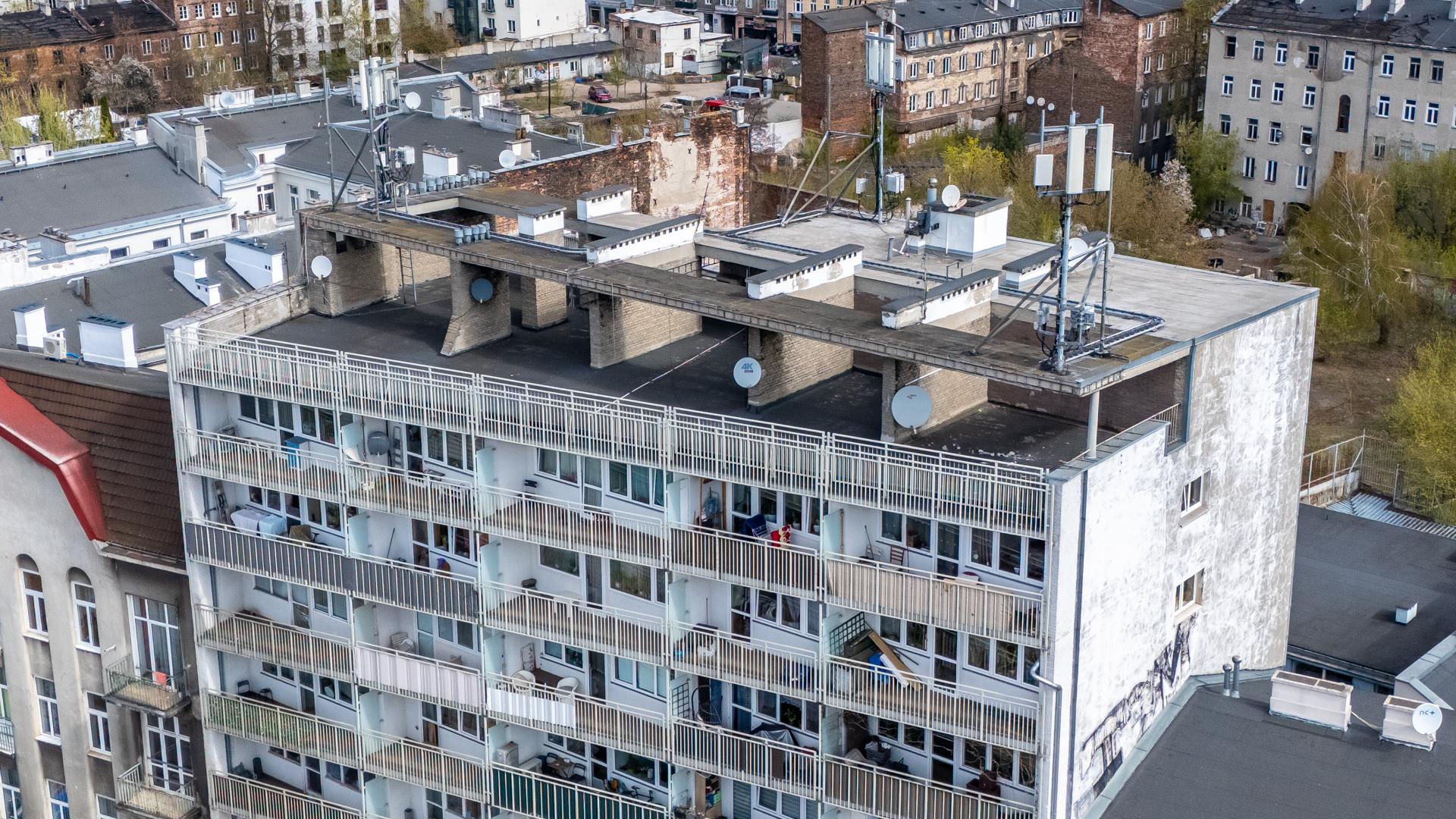 Blok przy Targowej 42 w Warszawie