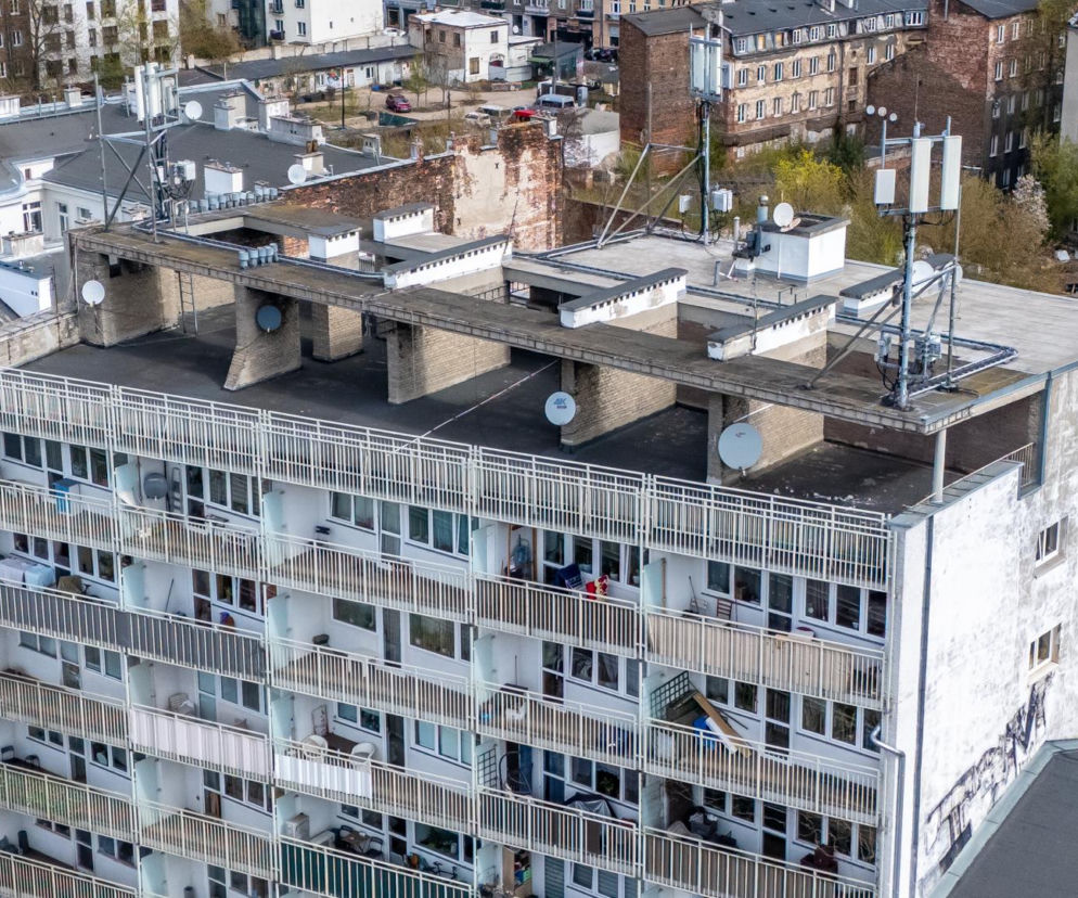 Blok przy Targowej 42 w Warszawie