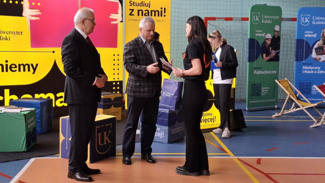 Wiedzą jak ratować! Na Uniwersytecie Kaliskim odbyły się II Mistrzostwa Szkół Ponadpodstawowych w Pierwszej Pomocy