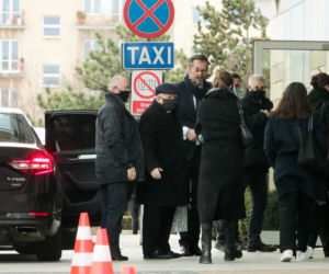 Jarosław Kaczyński i Marta Kaczyńska wraz z mężem i synkiem w kościele i hotelu