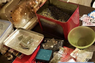 Wrocław: Policyjna akcja w parku Tołpy. Zatrzymany producent dopalaczy