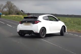Przegrał ze swoją Toyotą GR Yaris. Nie opanował hot-hatcha i wyleciał z drogi - WIDEO
