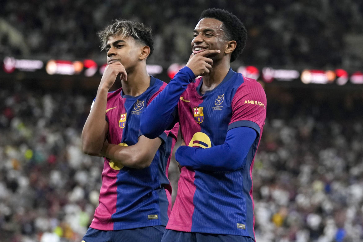 Tak Barcelona cieszy się z Superpucharu Hiszpanii