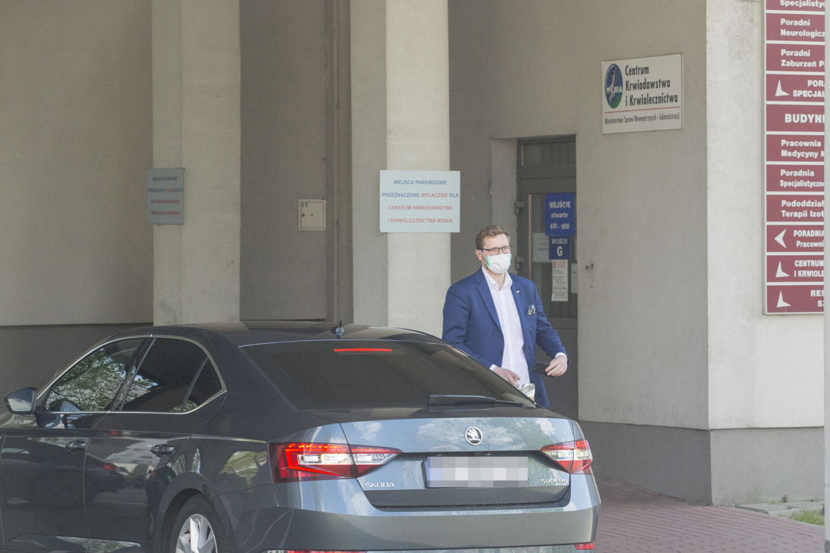 Minister Michał Woś oddał krew dla chorych