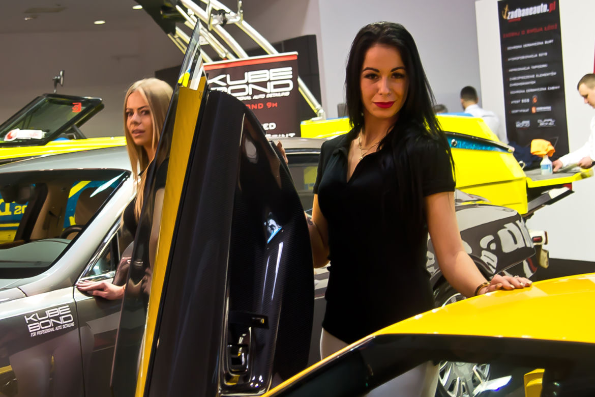 hostessy na targach Motor Show Poznań 2016
