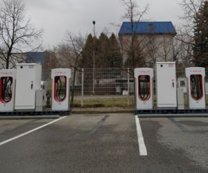 Tesla Supercharger - ładowarki aut elektrycznych stanęły Radomiu