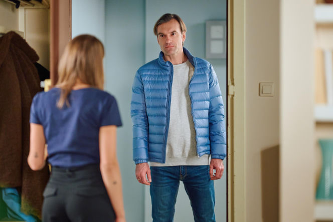 Podczas pogrzebu rodziców Alana Mariuszowi kompletnie puszczają nerwy.