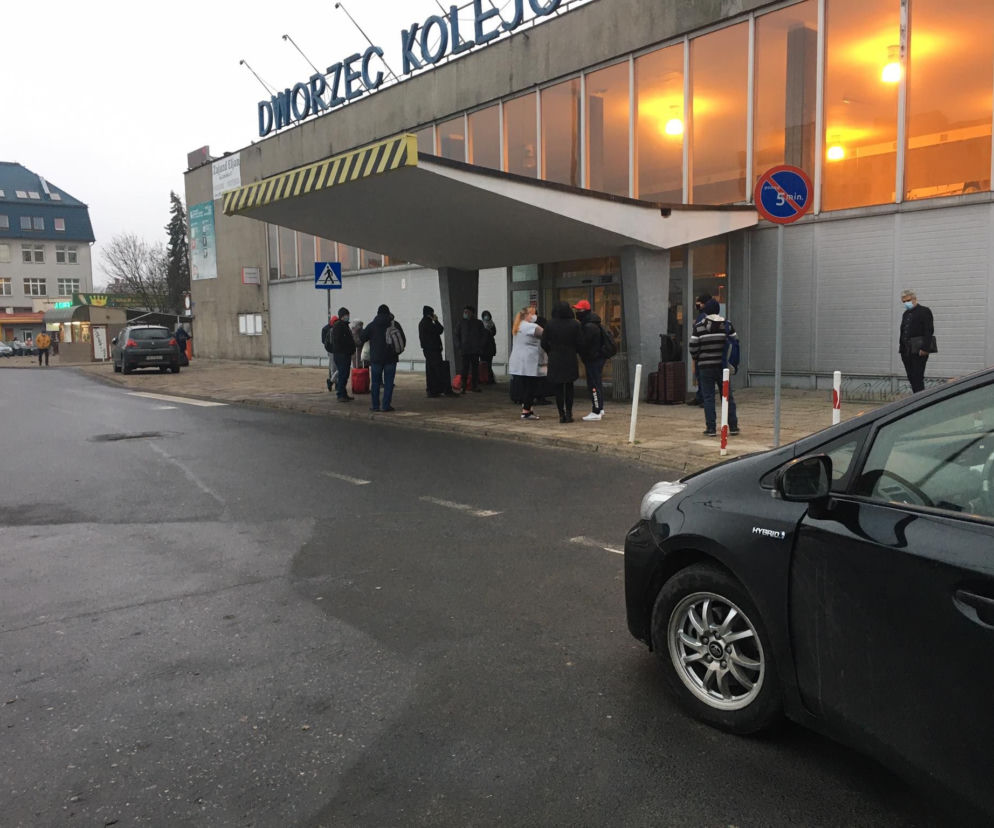 Alarm bombowy w Olsztynie - Dworzec Główny