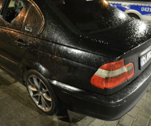 Ojciec z synem uszkodzili auto w Gostyniu. W środku byli ludzie