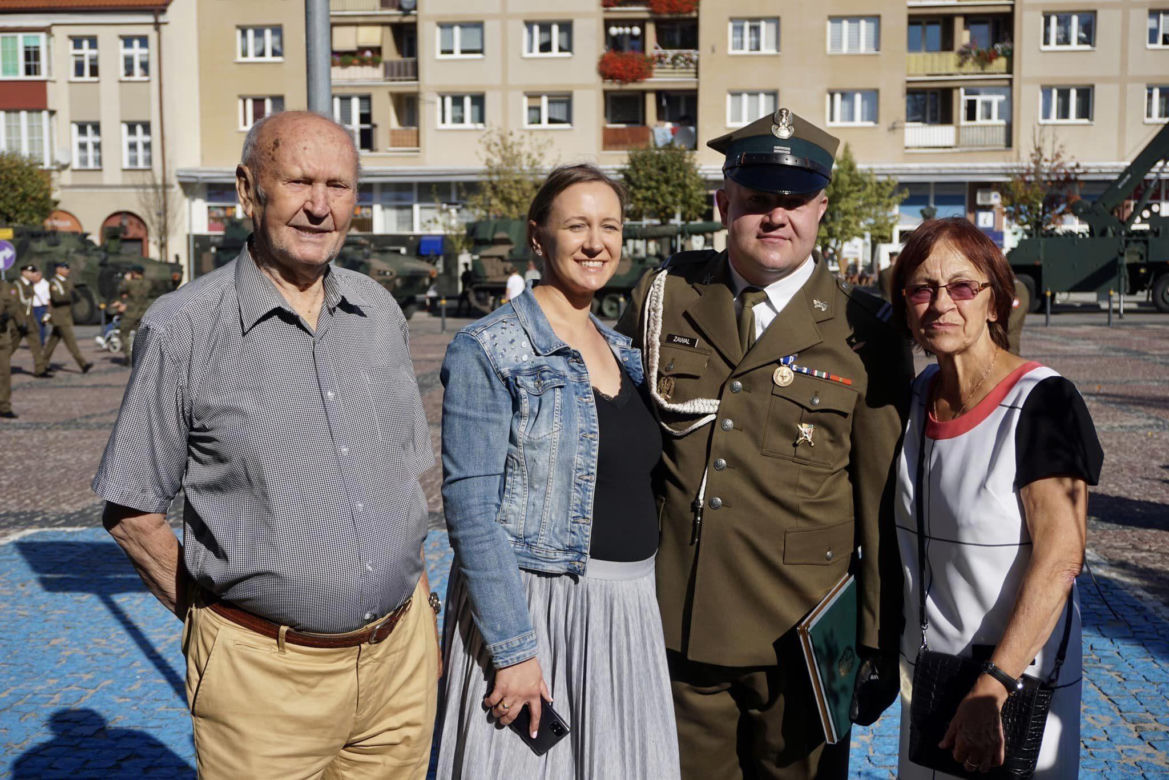 Niezwykła promocja podoficerska w Gołdapi. Uroczystość zakończyła się… oświadczynami [ZDJĘCIA]
