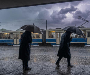 Ulewne deszcze, grad i burze nad Polską. IMGW ostrzega