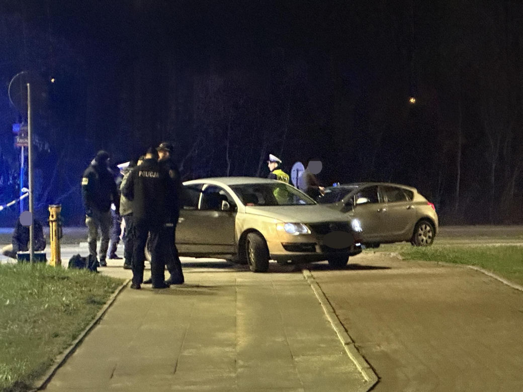Pościg na Targówku. Na widok policji zaczęli uciekać. Padły strzały