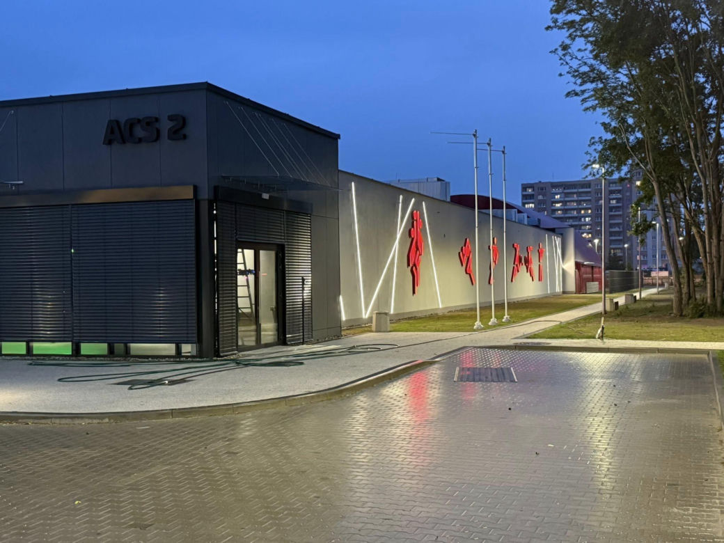 Boisko z certyfikatem FIFA, strzelnca, korty tenisowe. Akademickie Centrum Sportu będzie otwarte. Biegusiem!