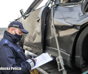 Pościg za kradzioną Mazdą CX-5 zakończony w rzece