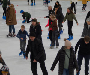Tłumy na bydgoskim lodowisku Torbyd [GALERIA]