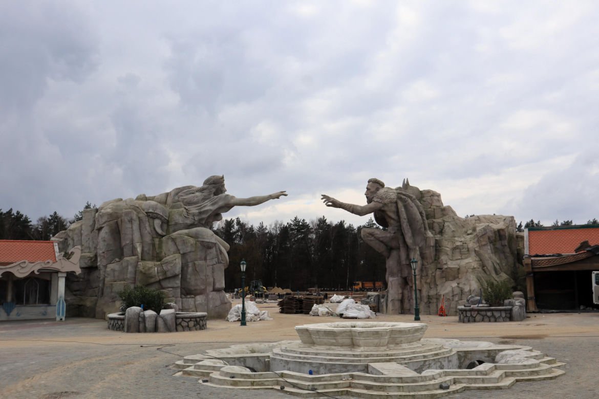 Park rozrywki Hossoland w budowie