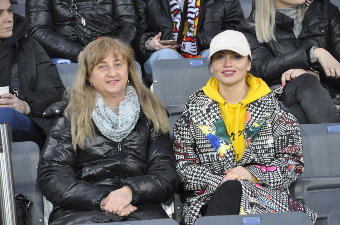 Korona Kielce - Legia Warszawa. Zdjęcia kibiców na Suzuki Arenie