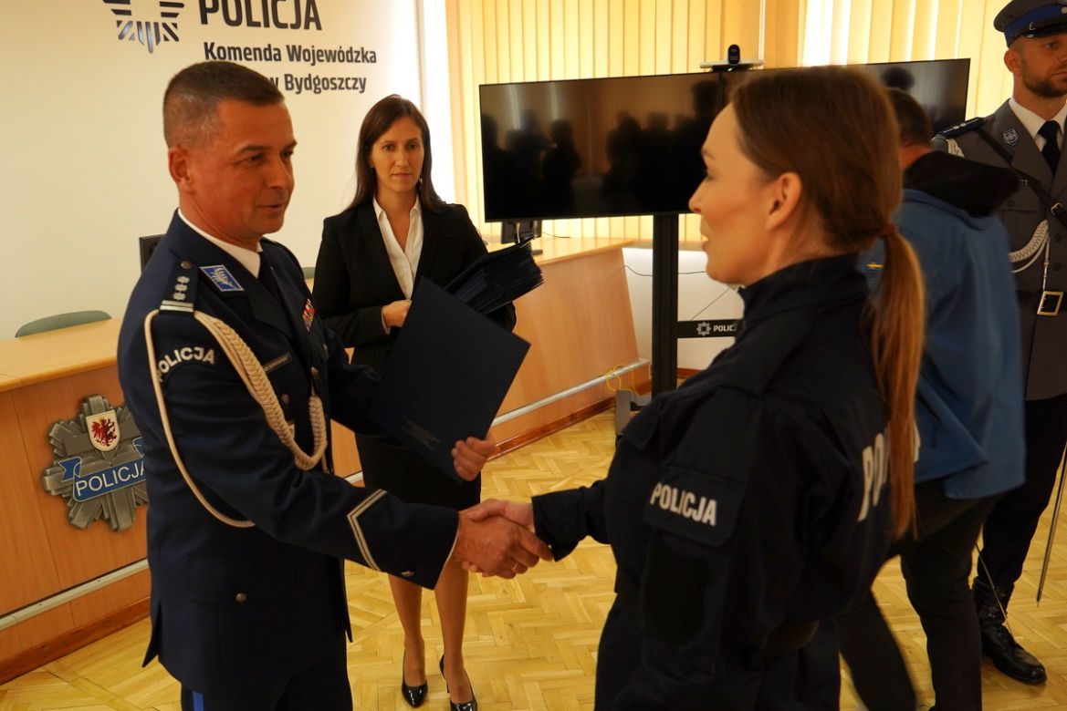 Nowi policjanci w Bydgoszczy i regionie! Ślubowanie złożyło 47 funkcjonariuszy [ZDJĘCIA]