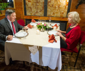 Na Wspólnej odc. 2012. Włodek (Mieczysław Hryniewicz), Maria (Bożena Dykiel)
