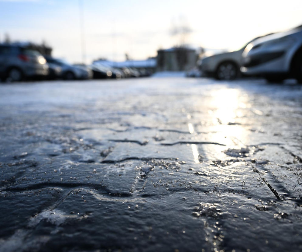 IMGW ostrzega przed gołoledzią i mrozem. Alert RCB dla południa Polski