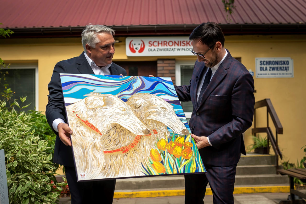 Naftowy gigant wspiera "braci mniejszych" z płockiego schroniska