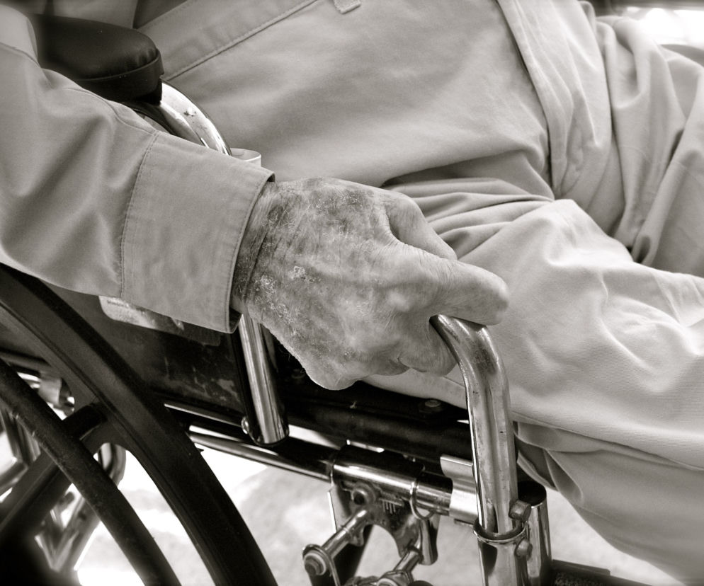 Starszy mężczyzna (zdjęcie poglądowe)