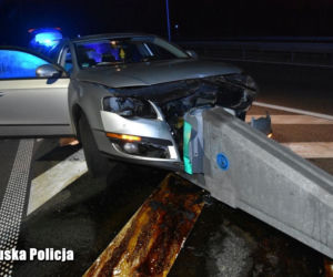 Pijany kierowca rozbił samochód na trasie S3