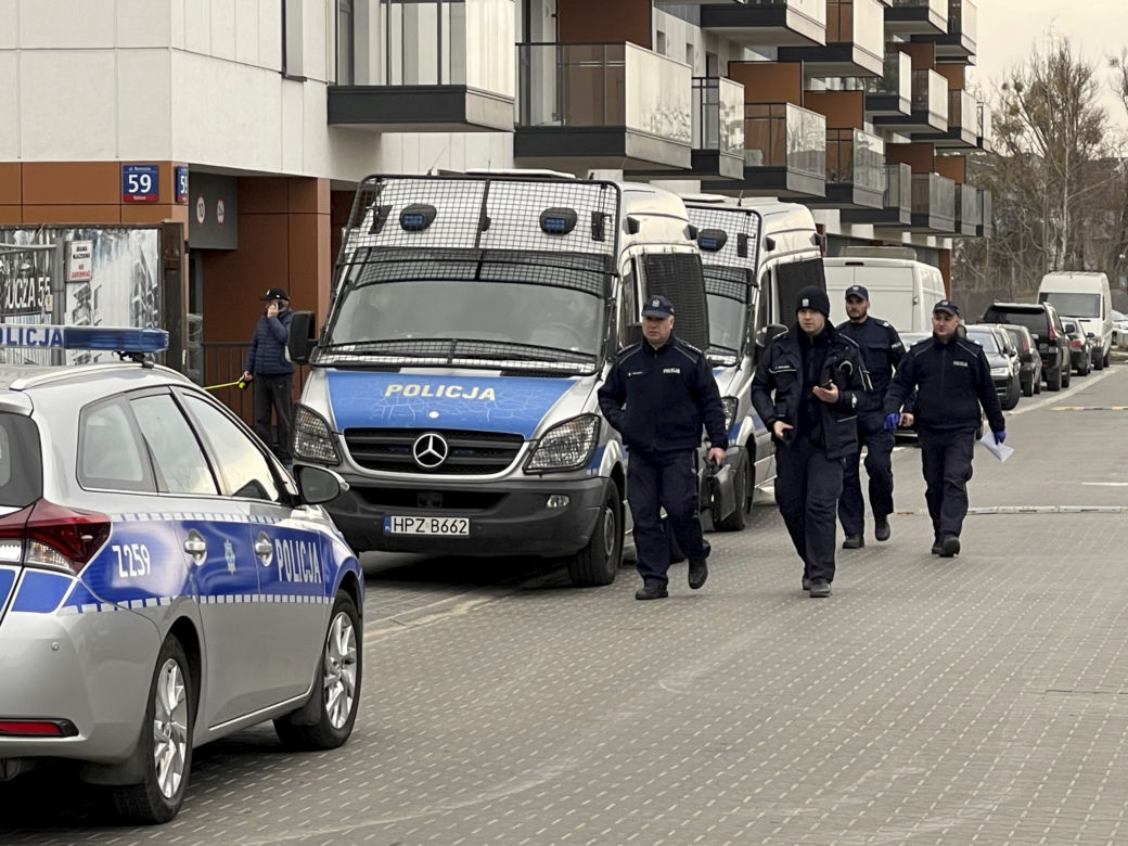Zabójca uciekł. Policjanci urządzili obławę we Włochach