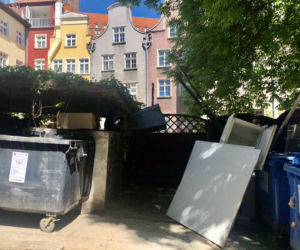 – Dziś wiemy, że za smród pod naszymi oknami odpowiada ktoś zupełnie inny – dodaje mieszkanka.  