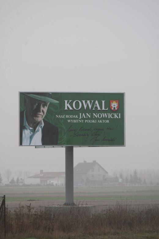 Nowicki kopie sobie grób