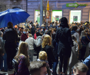 Protest kobiet w Katowicach. Tłumy strajkują przeciwko zakazowi aborcji