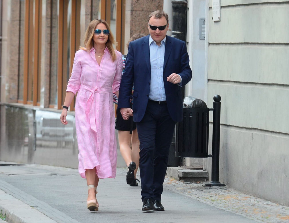 Jacek Kurski z żoną na spacerze w Opolu