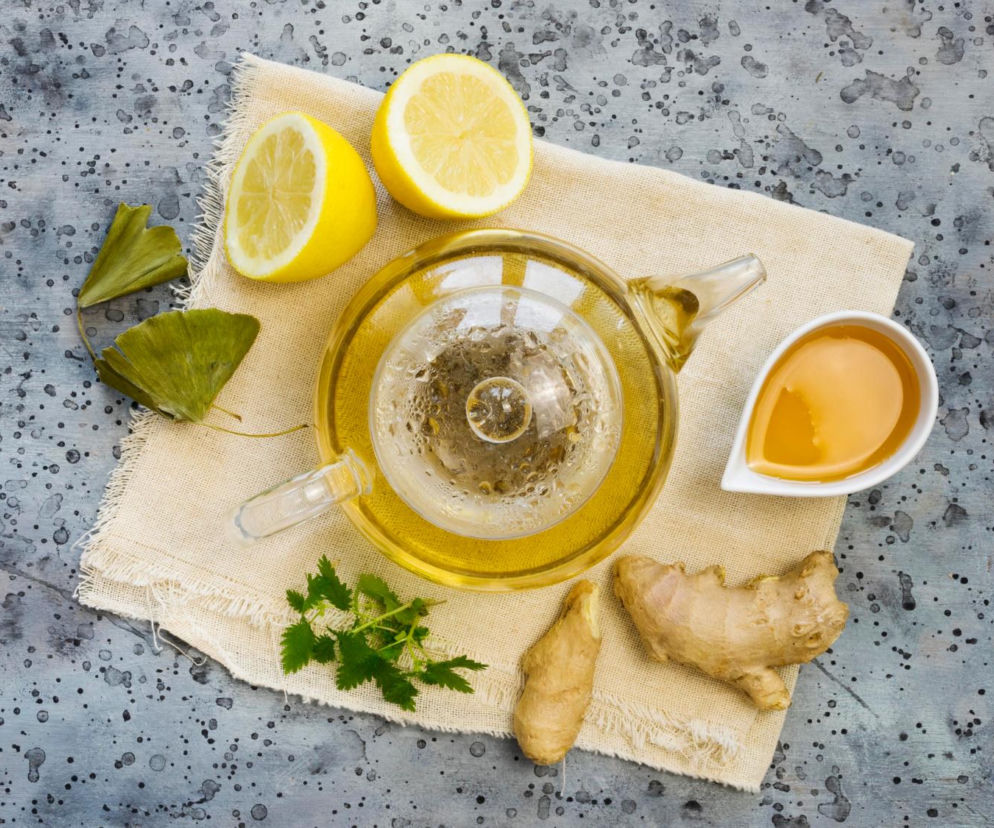 Nie tylko na przeziębienie. Dodaj do herbaty, a w mig zapomnisz o skutkach wielkanocnego przejedzenia