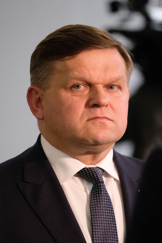 Ci politycy pokonali koronawirusa
