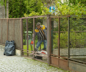 Porządki na posesji Jarosława Kaczyńskiego
