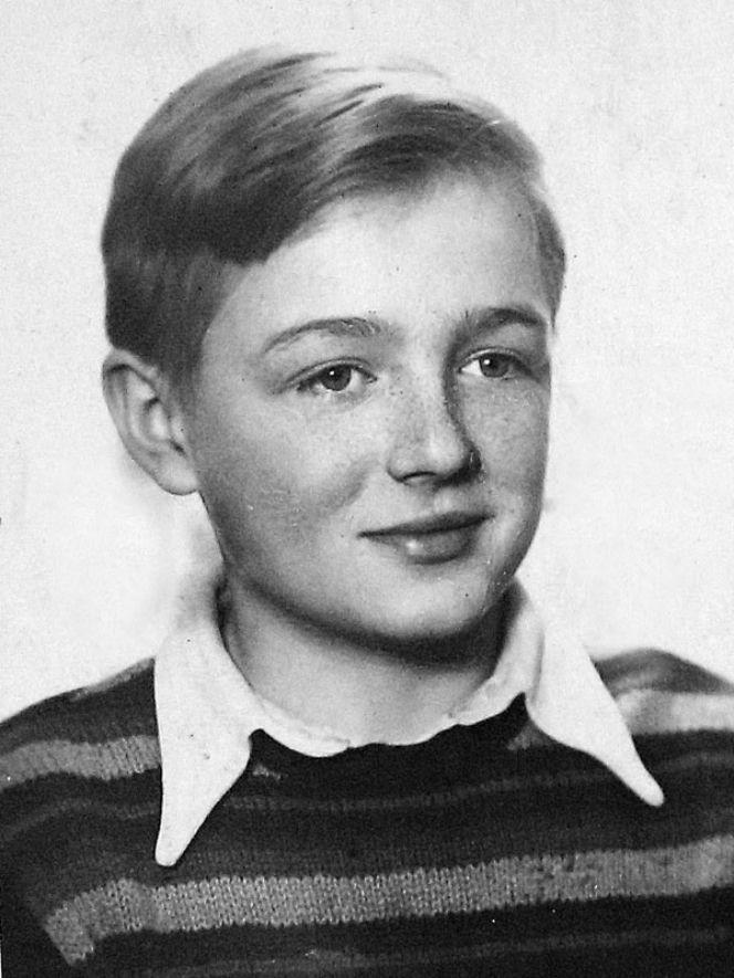 Damian Damięcki
