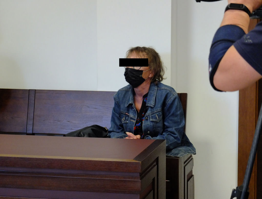 Zabił ojca, matka pomagała mu zacierać ślady. Do tragedii doszło przez ojca?